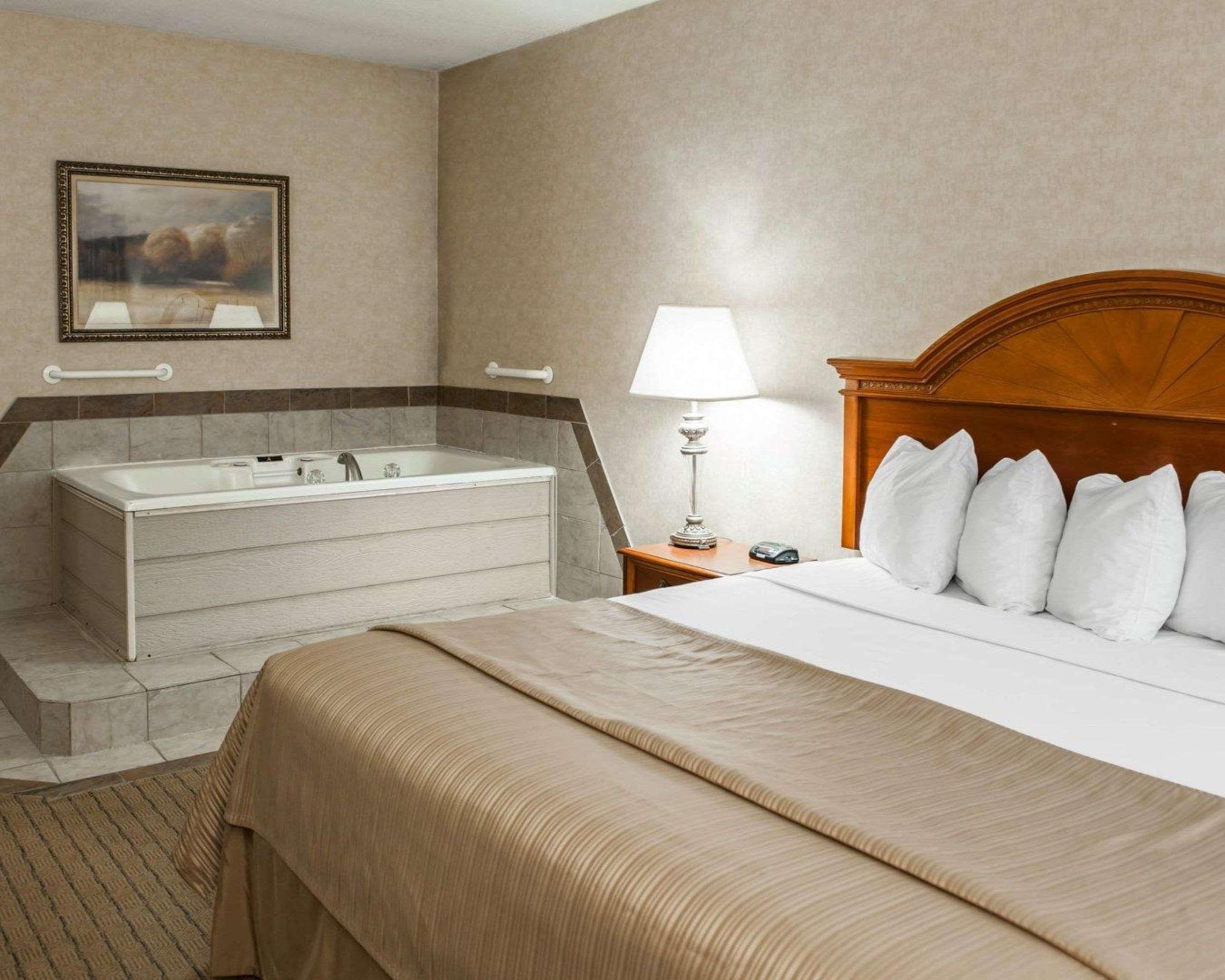 Quality Inn 3*